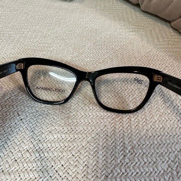 Dolce & Gabbana black and red polka dot rectangular prescription frames - Picture 6 of 9